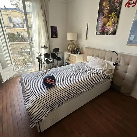 Apartment With Balcony Near Eiffel Tower *